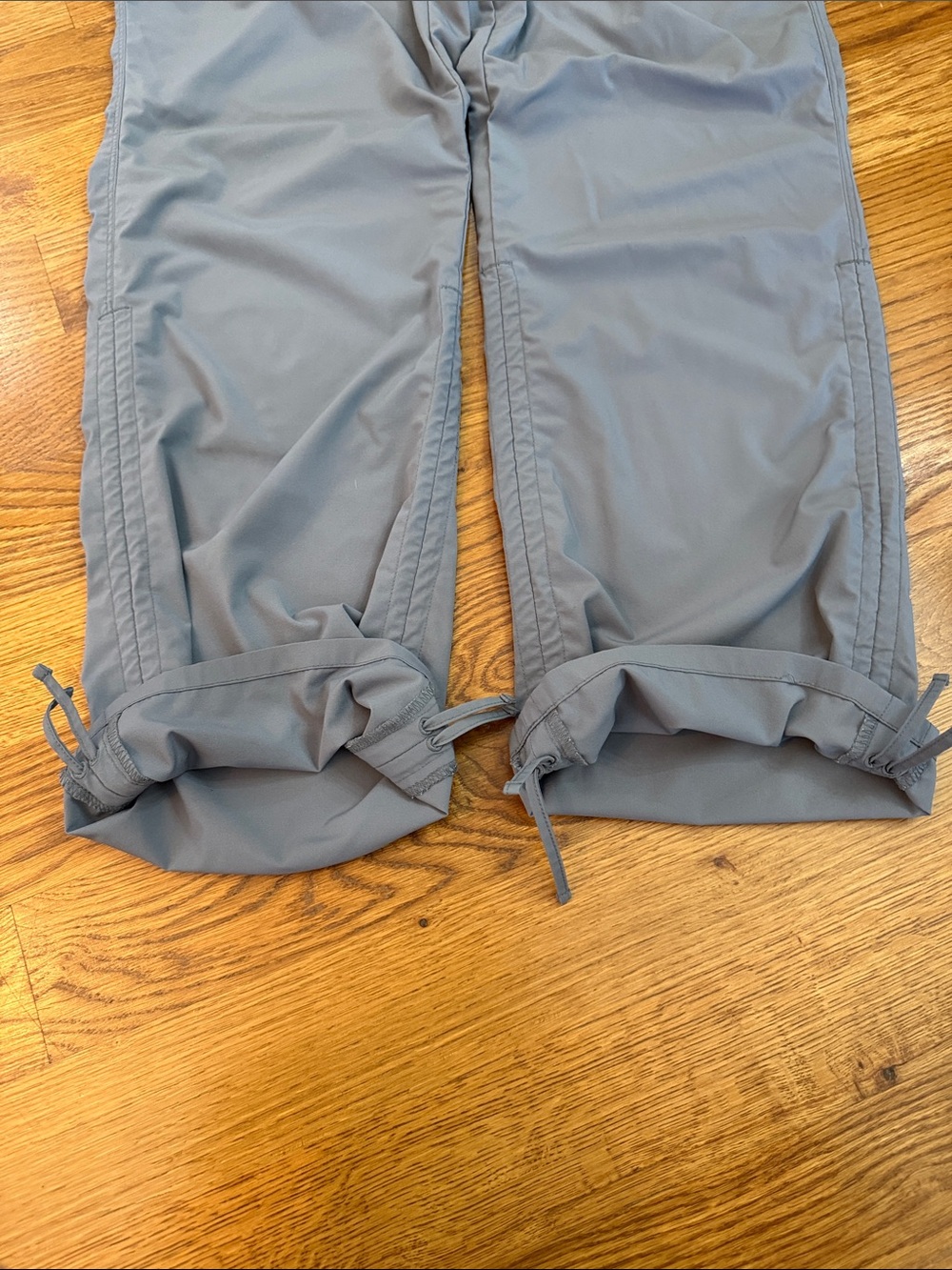 REI Women’s 12 Petite Gray Stretch Hiking Pants Adjustable Leg - Picture 4 of 11